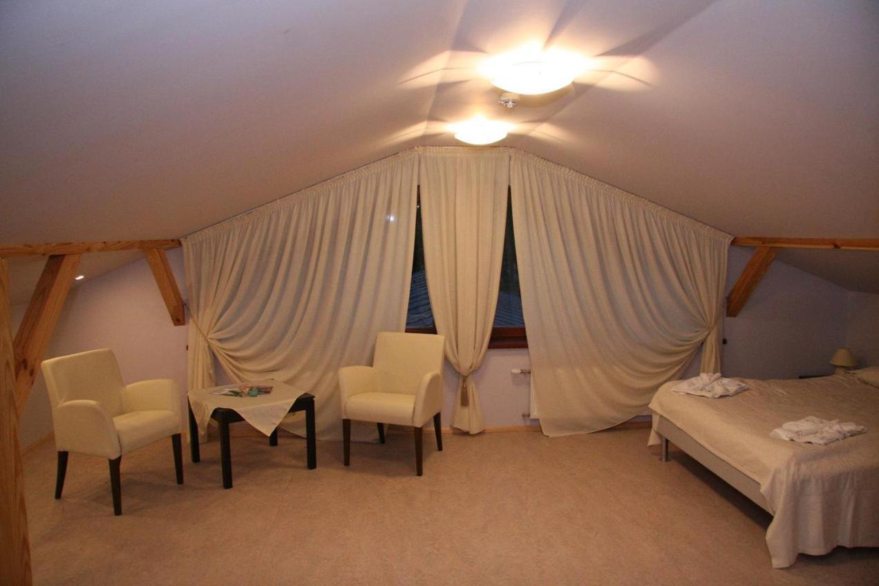 Room In Bb - Valensija - Suite For Two In Nice Hotel Jūrkalne Exteriör bild