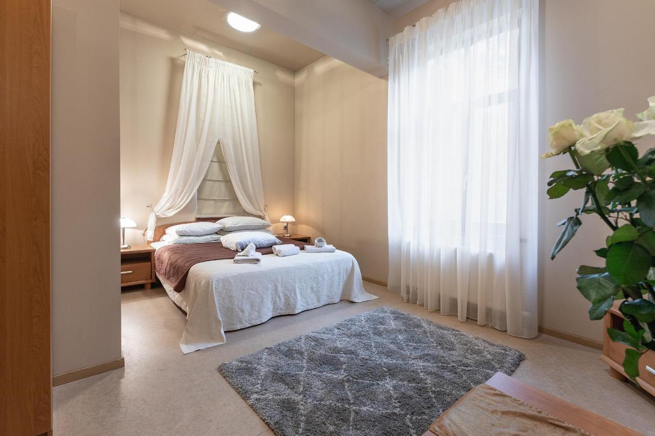 Room In Bb - Valensija - Suite For Two In Nice Hotel Jūrkalne Exteriör bild